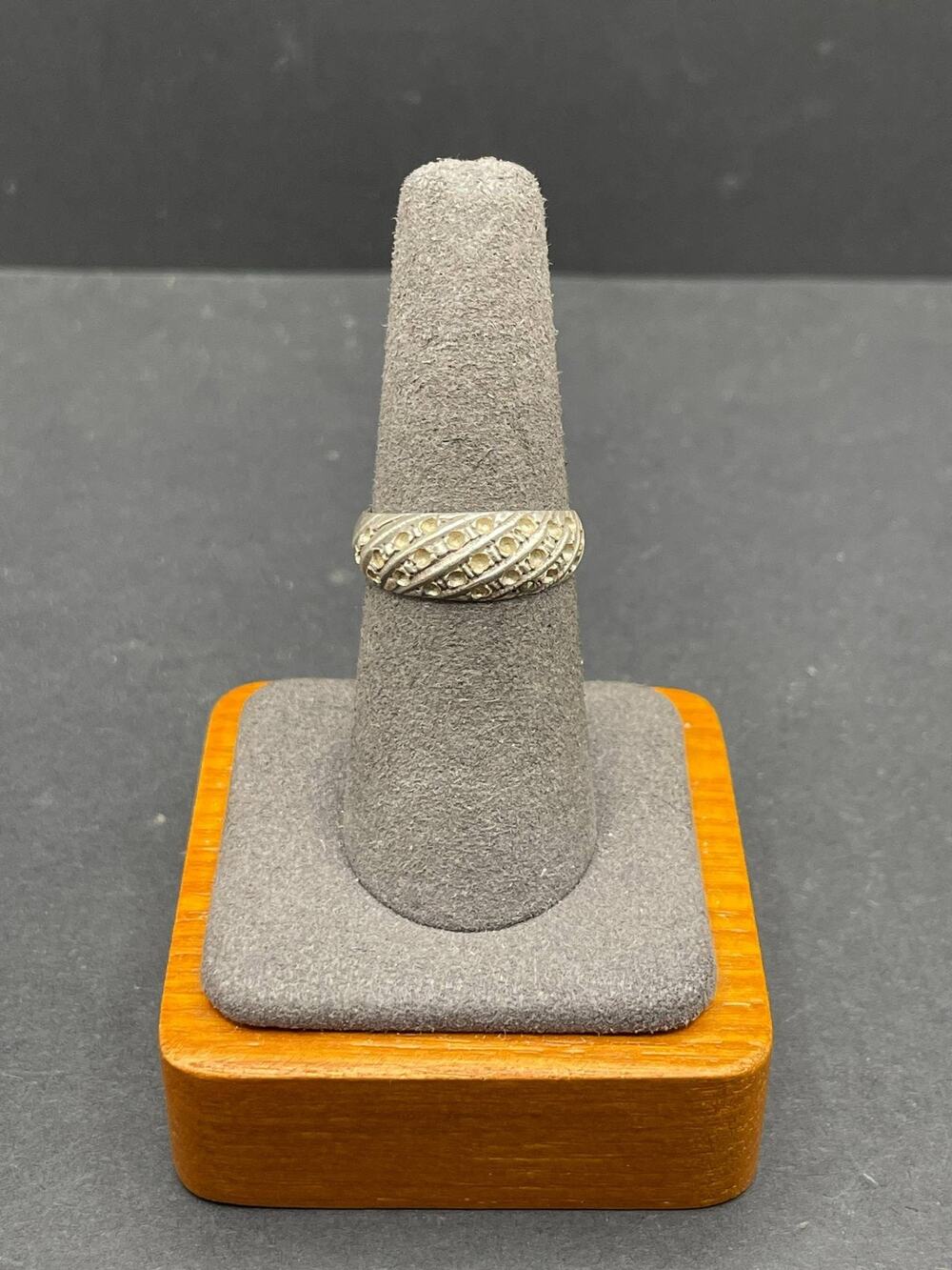 Sterling Silver 925 Band Ring Size 7.5 Textured Pattern Stackable Jewelry